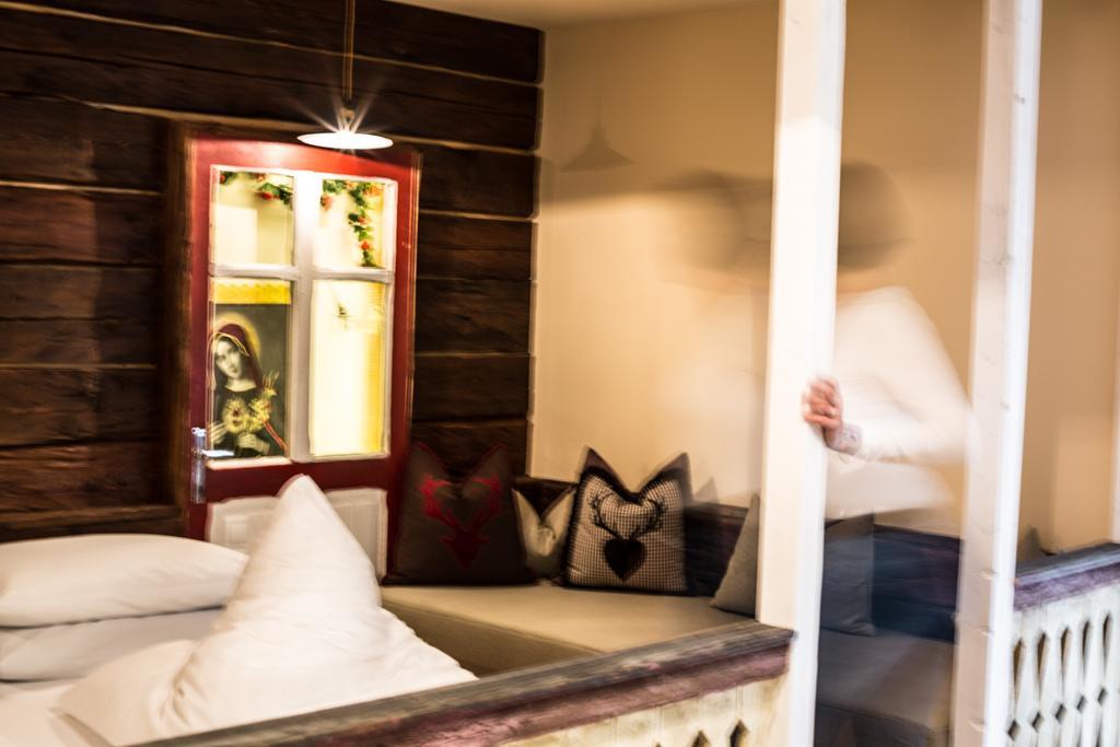 Frida Am Wald Hotell Rasùn di Sotto Rum bild